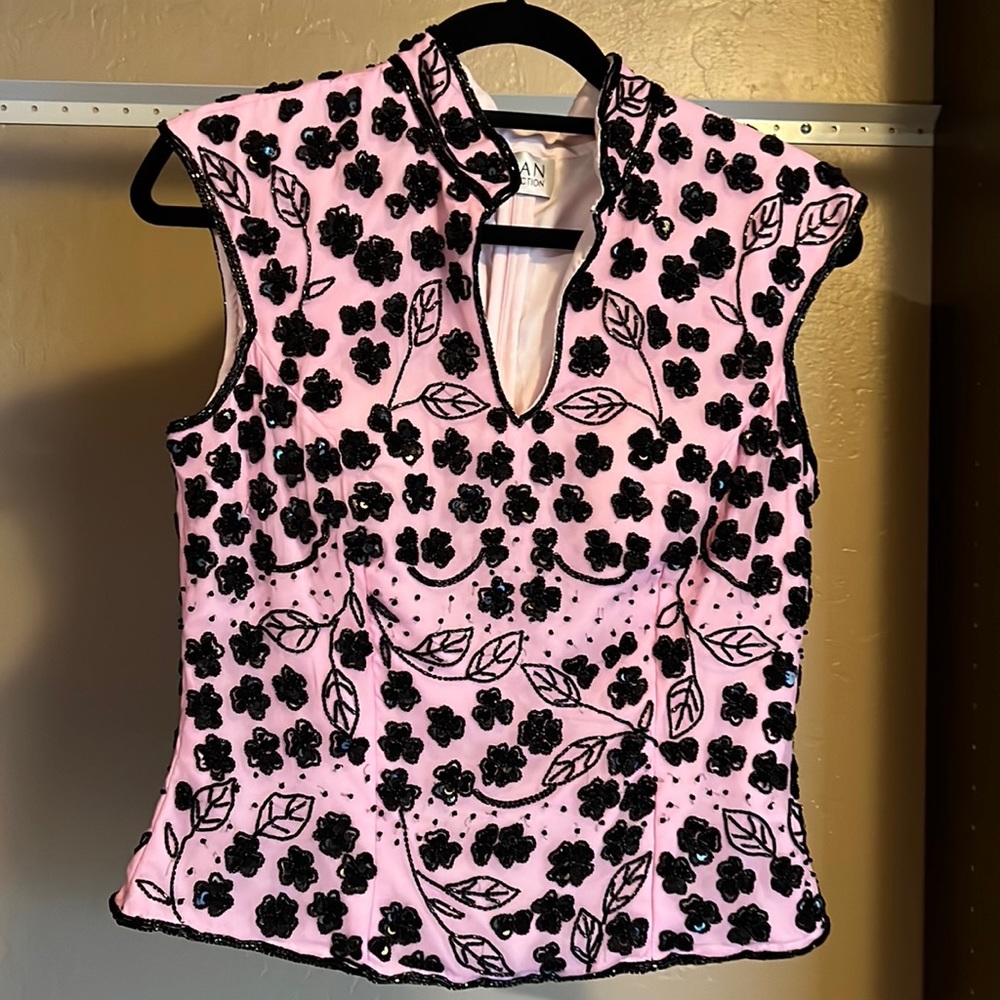 Sean Collection elegant pink silk top with black beads and sequins flower design